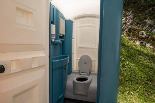 Best Luxury portable toilet rental  in Asbury, IA